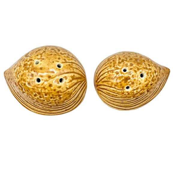 Ceramic Shell-Shaped Salt and Pepper Shakers Brown Coastal Decor Collectibles - Picture 2 of 7